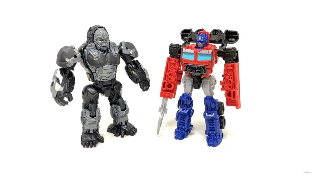 Transformers Rise Of The Beasts Optimus Primal Tigatron In Hand Image  (14 of 35)